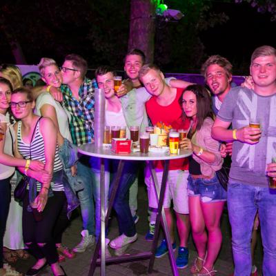 Sunswingpoolparty2015 1 080