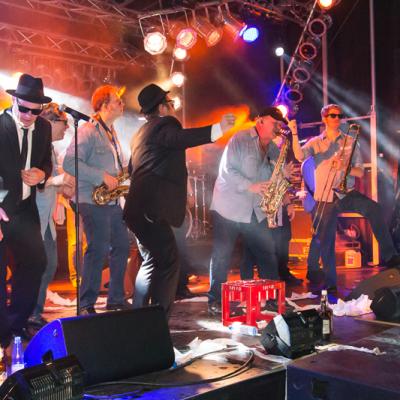 Sunswingpoolparty2015 1 083