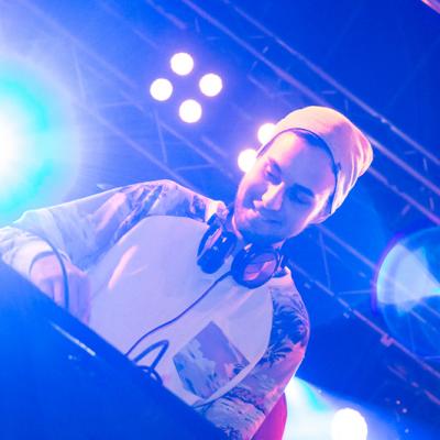 Sunswingpoolparty2015 1 089