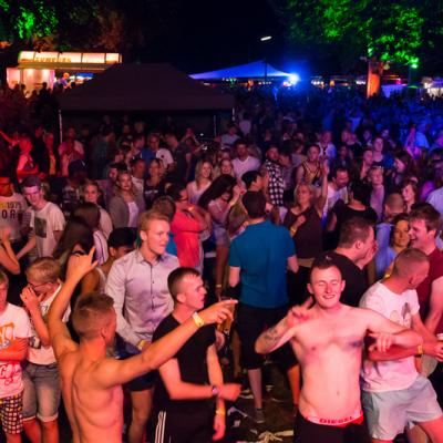 Sunswingpoolparty2015 1 095