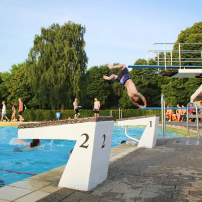 Sunswingpoolparty2015 2 01